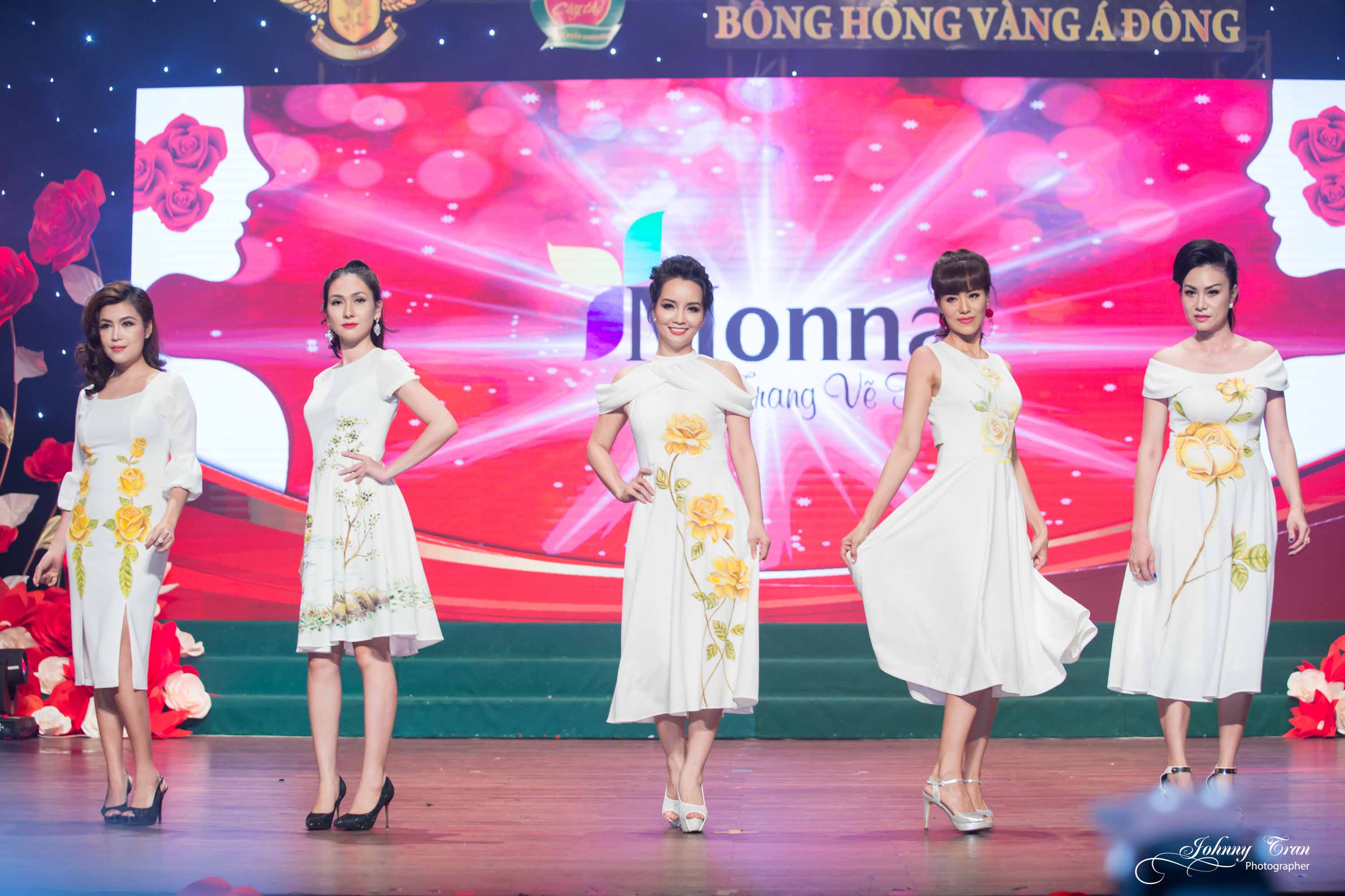 Các Nữ Doanh nhân khoe sắc trong BST “Rosa – Mỹ Nhân” của thương hiệu Monna