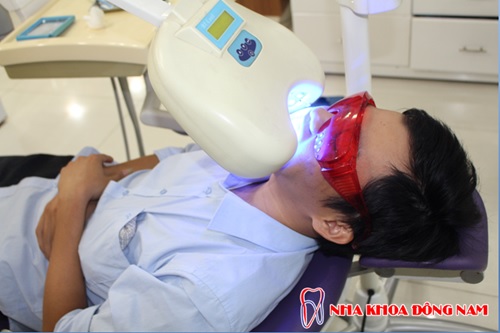 Tẩy trắng răng bằng thẻ bảo hiểm tại nha khoa Đông Nam