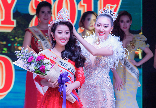 Hoa hậu Queen Asian Beauty 2017 thuộc về MC Kim Trang