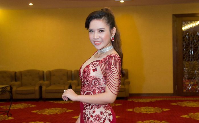 Người đẹp Cẩm Viên khoe dáng chuẩn trong đầm dạ hội