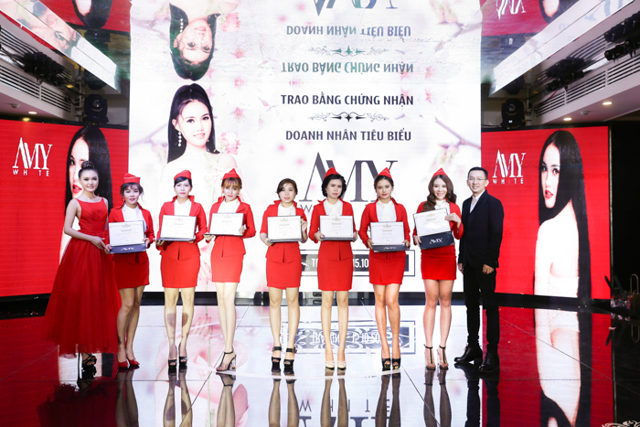 Mỹ phẩm cao cấp Amy White tấn công miền Tây