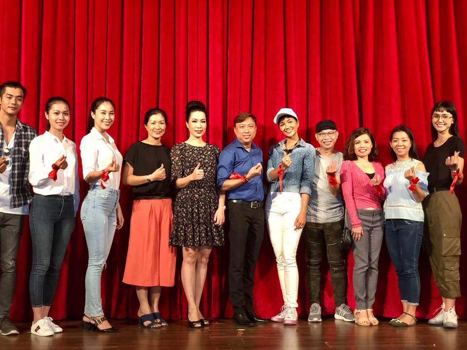 Chương trình Tiếp bước Đến Trường lần 8 – 2018: Mang những phần quà ý nghĩa đến với các em thiếu nhi