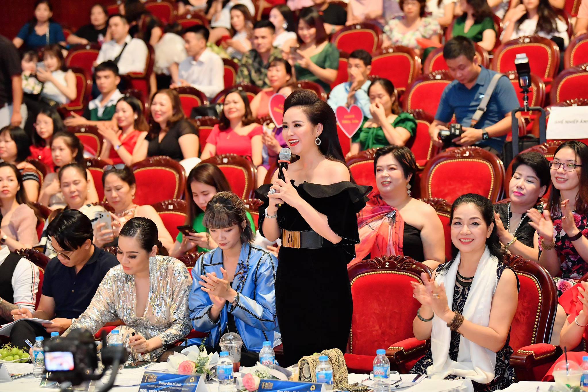 Dàn nghệ sĩ Việt Nam đổ bộ Feel the light tại Đêm Gala tôn vinh Miss Photo Happy Women 2020