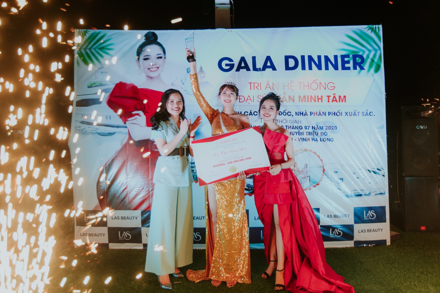 Từ trắng tay đến kiếm trăm triệu 1 tháng của cô gái đến từ Thành phố Hoa Phượng Đỏ nhờ Kinh doanh Online