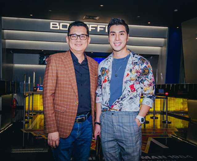 Diễn viên Hoàng Phi Kha đến mừng đạo diễn Trần Vũ Thuỷ ra mắt phim Cậu Vàng