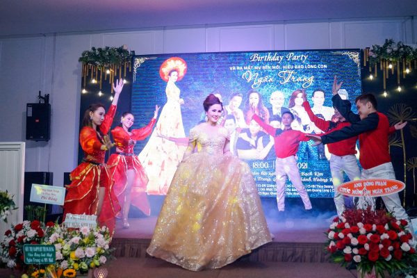 Mừng tuổi mới, Nữ hoàng doanh nhân Ngân Trang tung 3 MV mới