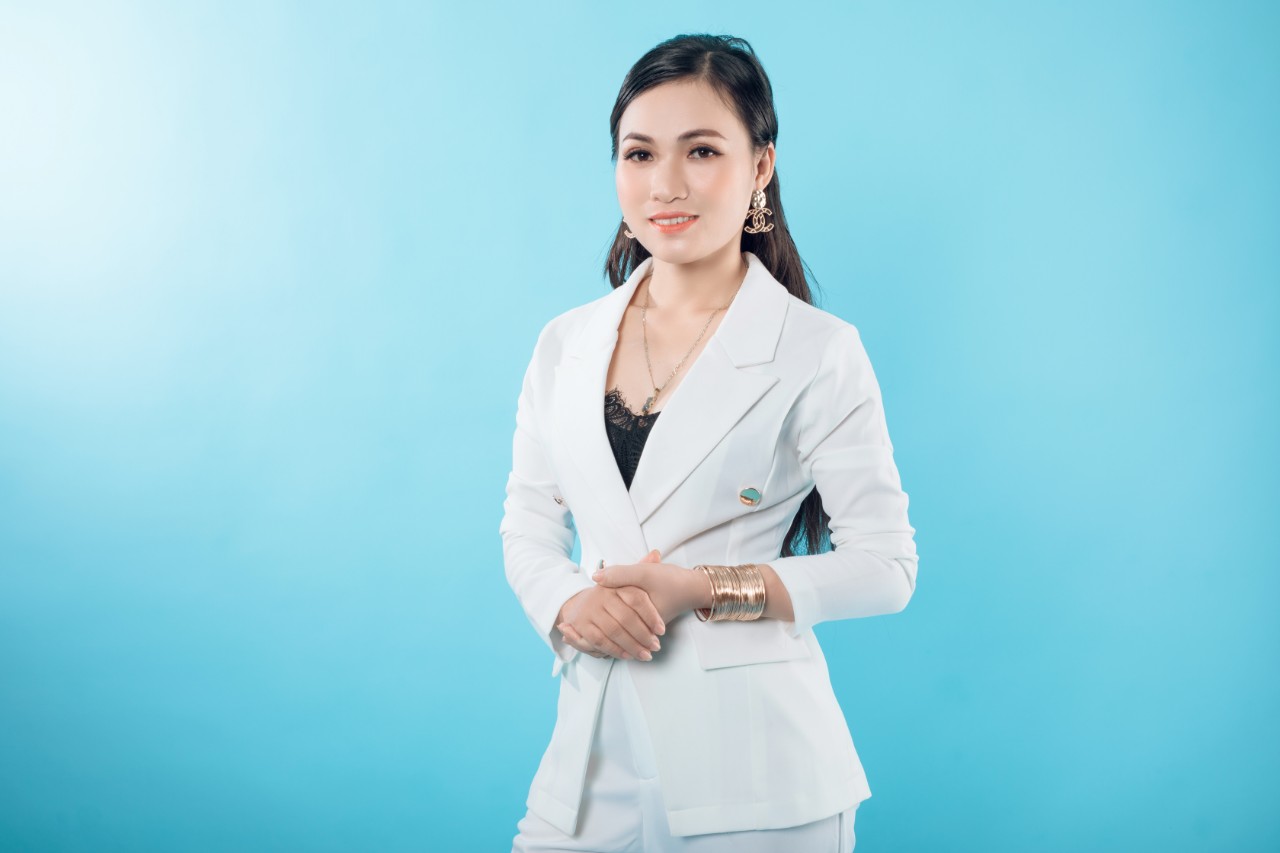 Triệu Thương – Từ cô gái nghèo vùng núi xa xôi vượt khó trở thành top 6 nhà lãnh đạo xuất sắc của Tập đoàn Hương Thảo Group