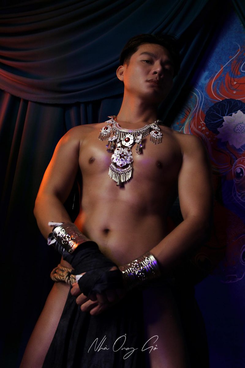 “Nhà Ông Gồ” bộ ảnh nóng bỏng khoe cơ thể sáu múi của Siêu mẫu Văn Cường