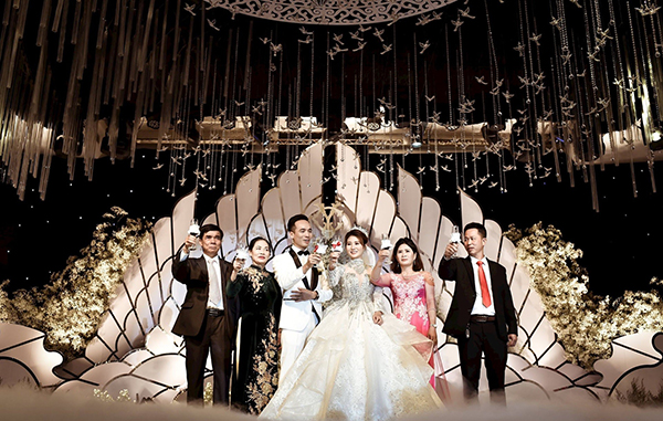 Đám cưới đẹp như cổ tích của Á Quân Nét Đẹp Công Sở 2020 Nguyễn Minh Yến và người chồng doanh nhân thành đạt