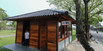 Huế ‘kích hoạt’ hơn trăm nhà vệ sinh công cộng miễn phí